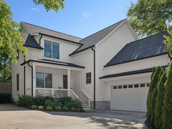 2203B Hobbs Rd, Nashville, TN 37215