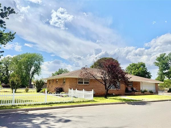 323 N Bryan Street, Weatherford, OK 73096