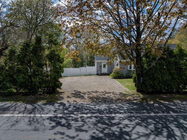 91 North St, Mattapoisett, MA 02739