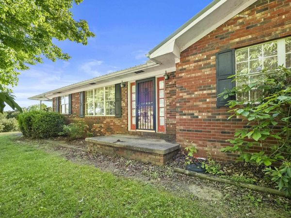 806 Falls Lane , Grayson, KY 41143