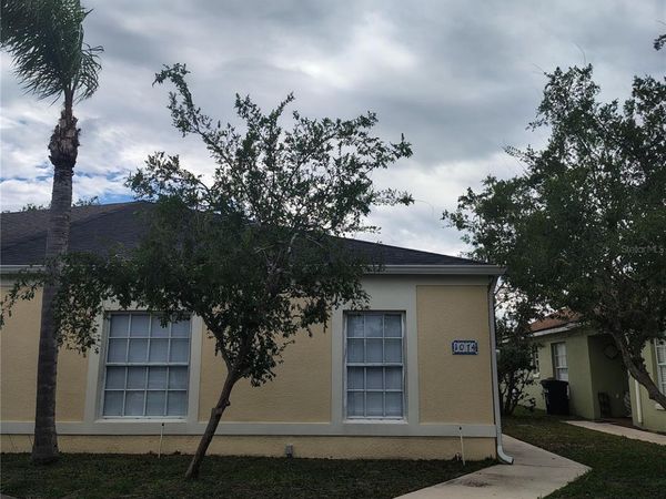 1074 UNIVERSAL REST PLACE , KISSIMMEE, FL 34744