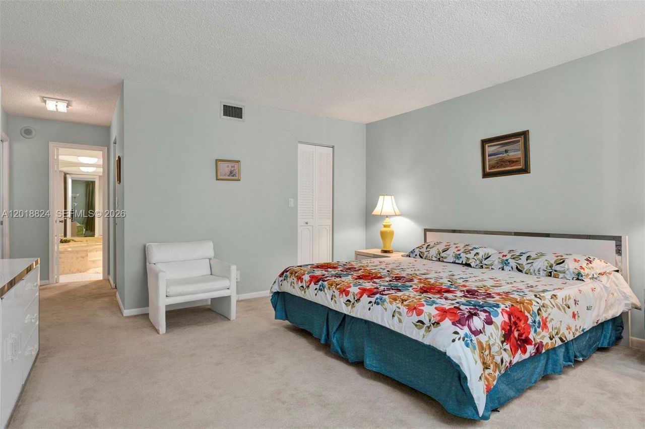 1865 S Ocean Dr , Unit 4C, Hallandale Beach, FL 33009 Photo