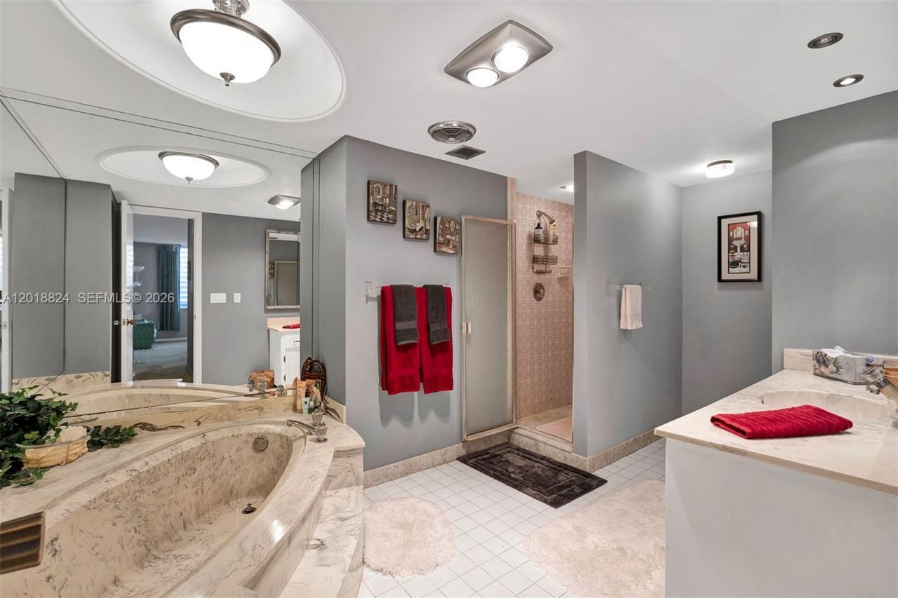 1865 S Ocean Dr , Unit 4C, Hallandale Beach, FL 33009 Photo