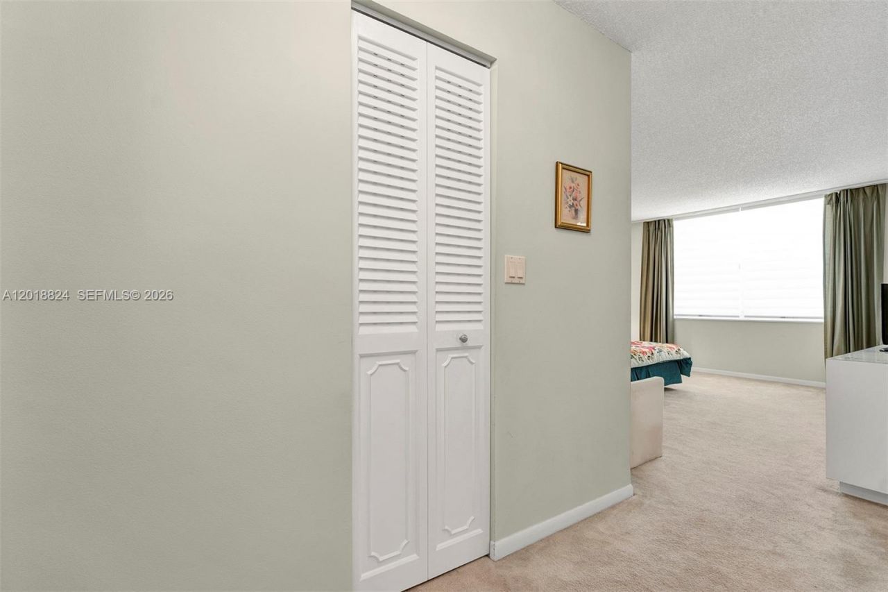1865 S Ocean Dr , Unit 4C, Hallandale Beach, FL 33009 Photo