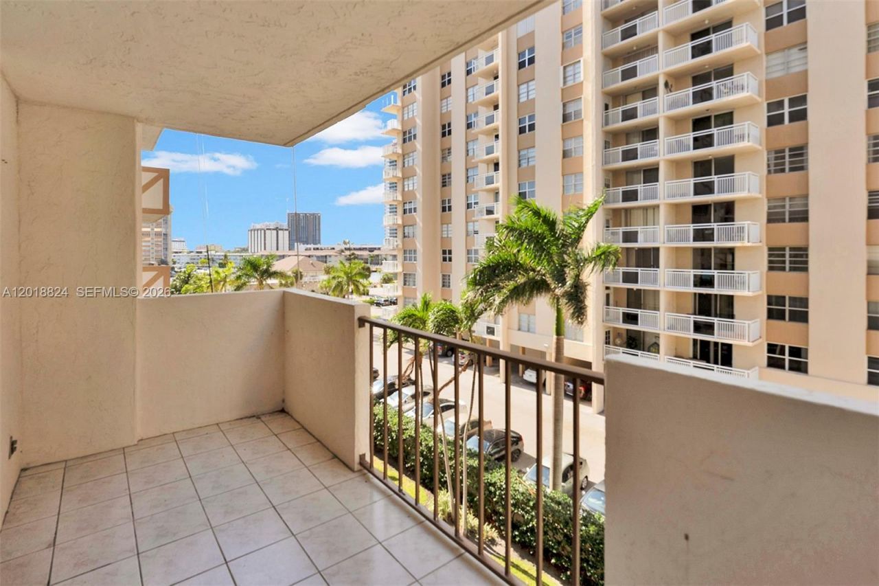 1865 S Ocean Dr , Unit 4C, Hallandale Beach, FL 33009 Photo