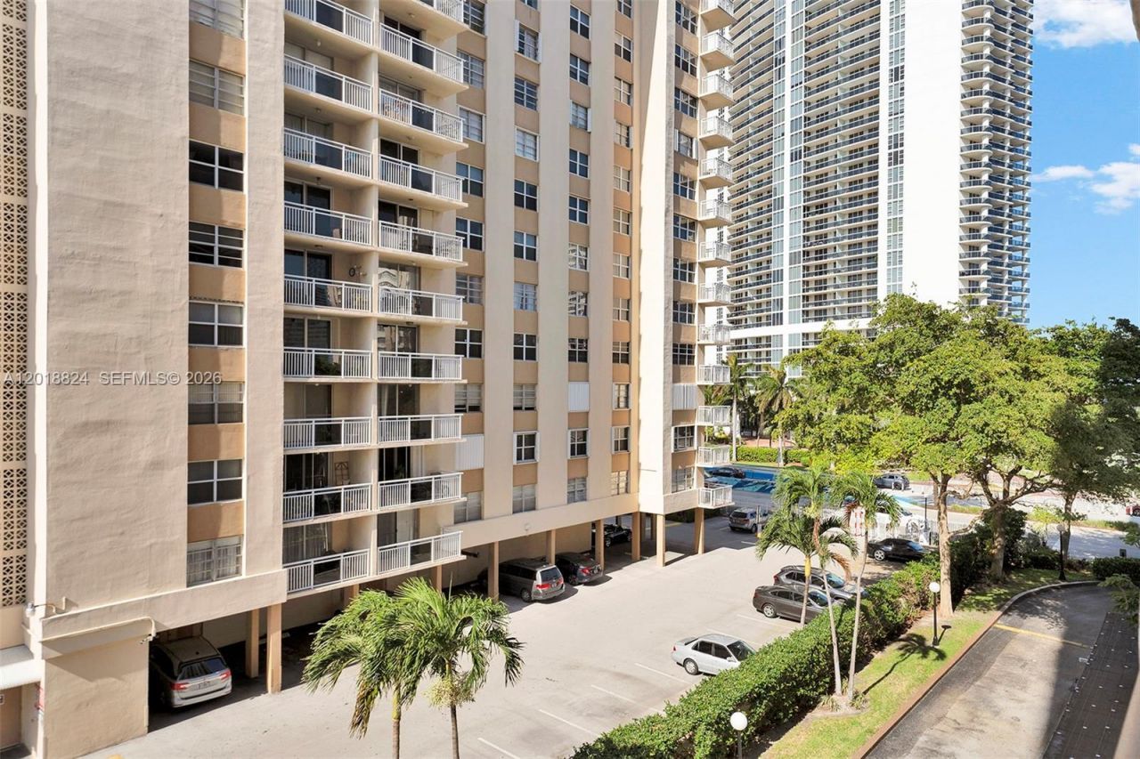 1865 S Ocean Dr , Unit 4C, Hallandale Beach, FL 33009 Photo