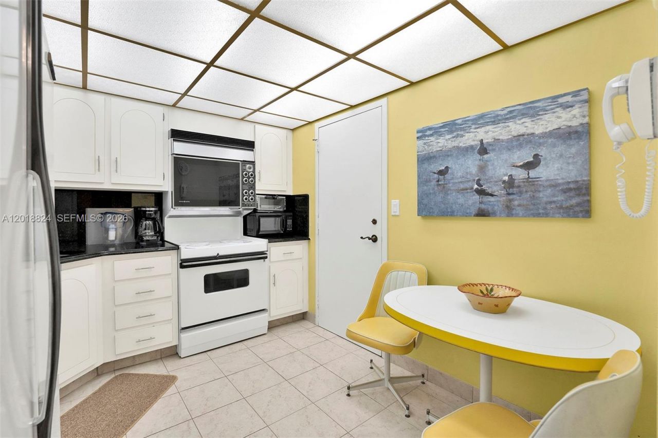 1865 S Ocean Dr , Unit 4C, Hallandale Beach, FL 33009 Photo