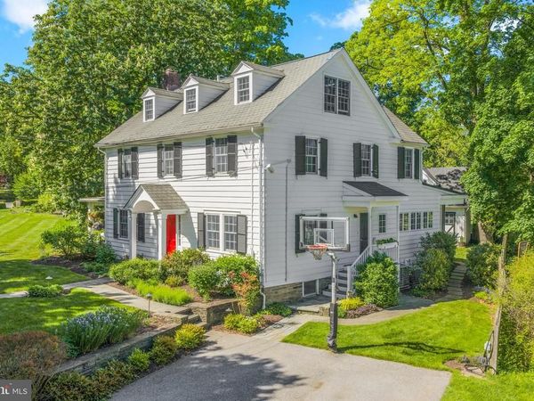 230 S WAYNE AVENUE, WAYNE, PA 19087