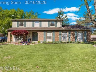 5757 Folkstone Drive, Troy, MI 48085