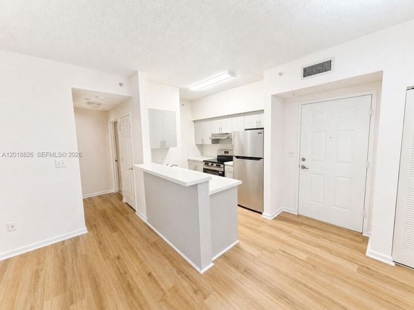 7000 SW 80th St , Unit 211, Miami, FL 33143