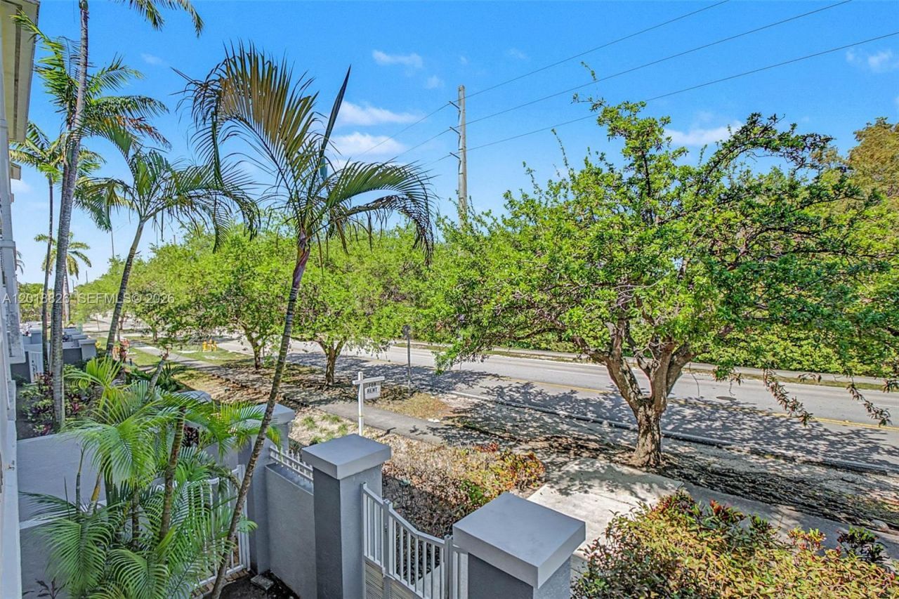 7000 SW 80th St , Unit 211, Miami, FL 33143 Photo