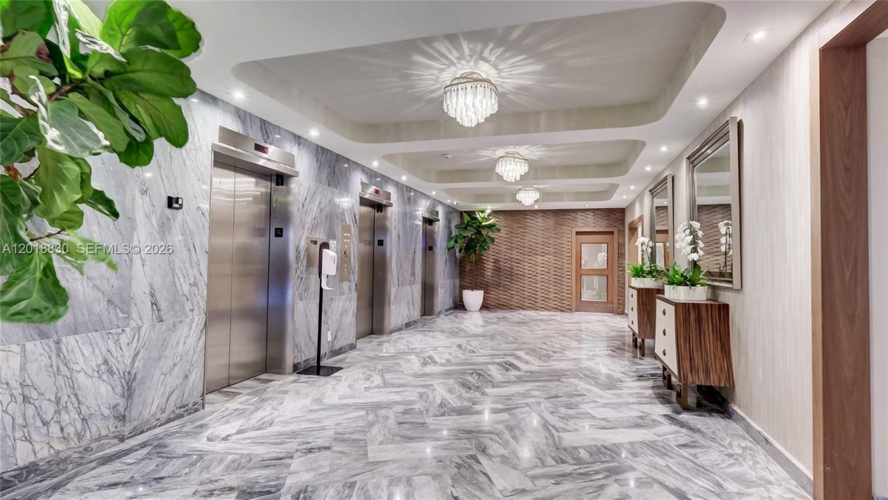 5401 Collins Ave, Unit 1126, Miami Beach, FL 33140 Photo