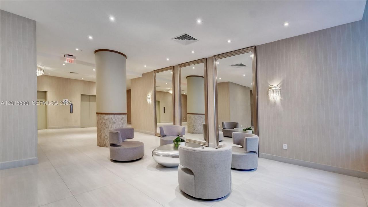 5401 Collins Ave, Unit 1126, Miami Beach, FL 33140 Photo