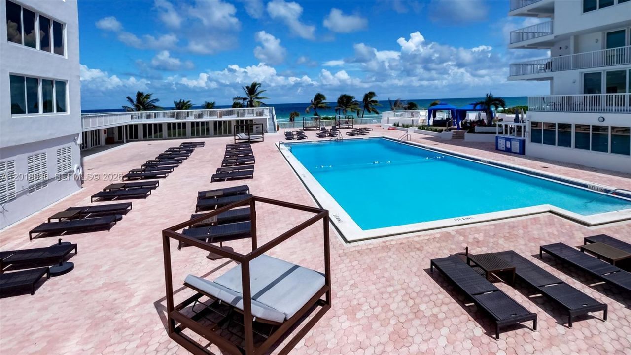 5401 Collins Ave, Unit 1126, Miami Beach, FL 33140 Photo