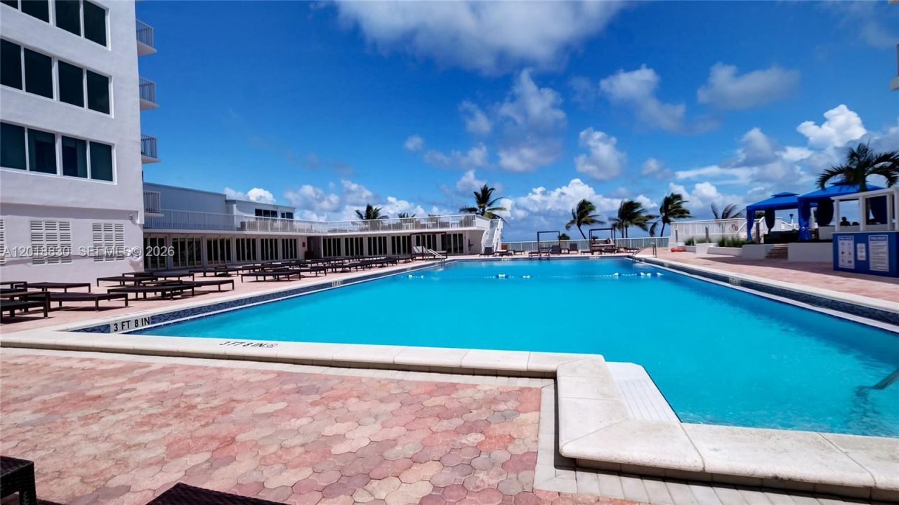 5401 Collins Ave, Unit 1126, Miami Beach, FL 33140 Photo