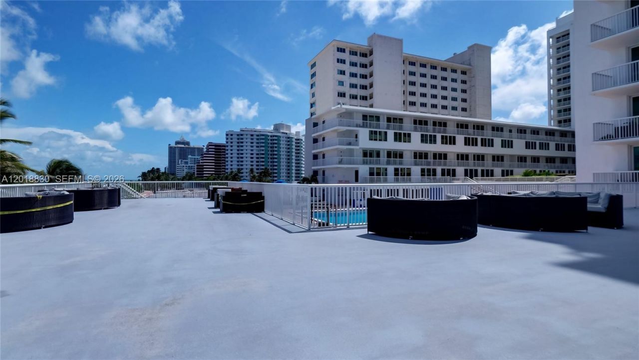 5401 Collins Ave, Unit 1126, Miami Beach, FL 33140 Photo