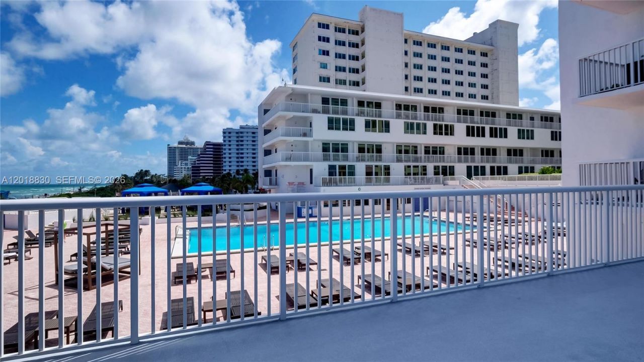 5401 Collins Ave, Unit 1126, Miami Beach, FL 33140 Photo
