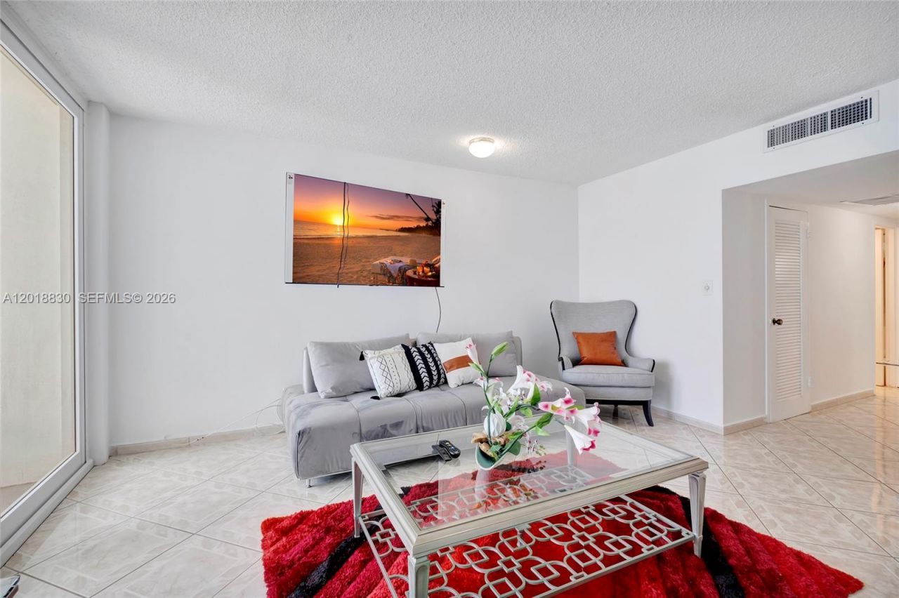 5401 Collins Ave, Unit 1126, Miami Beach, FL 33140 Photo