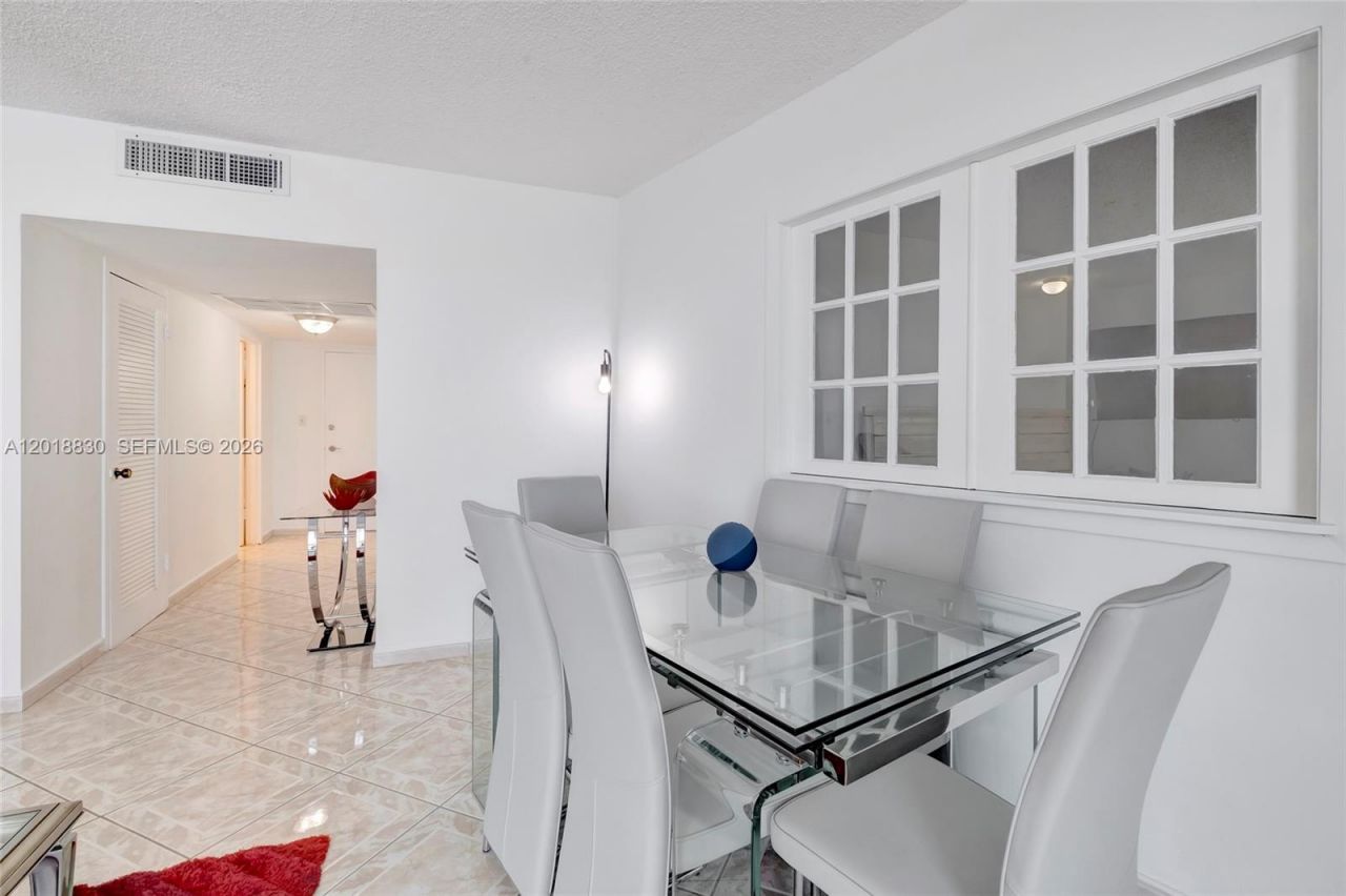 5401 Collins Ave, Unit 1126, Miami Beach, FL 33140 Photo
