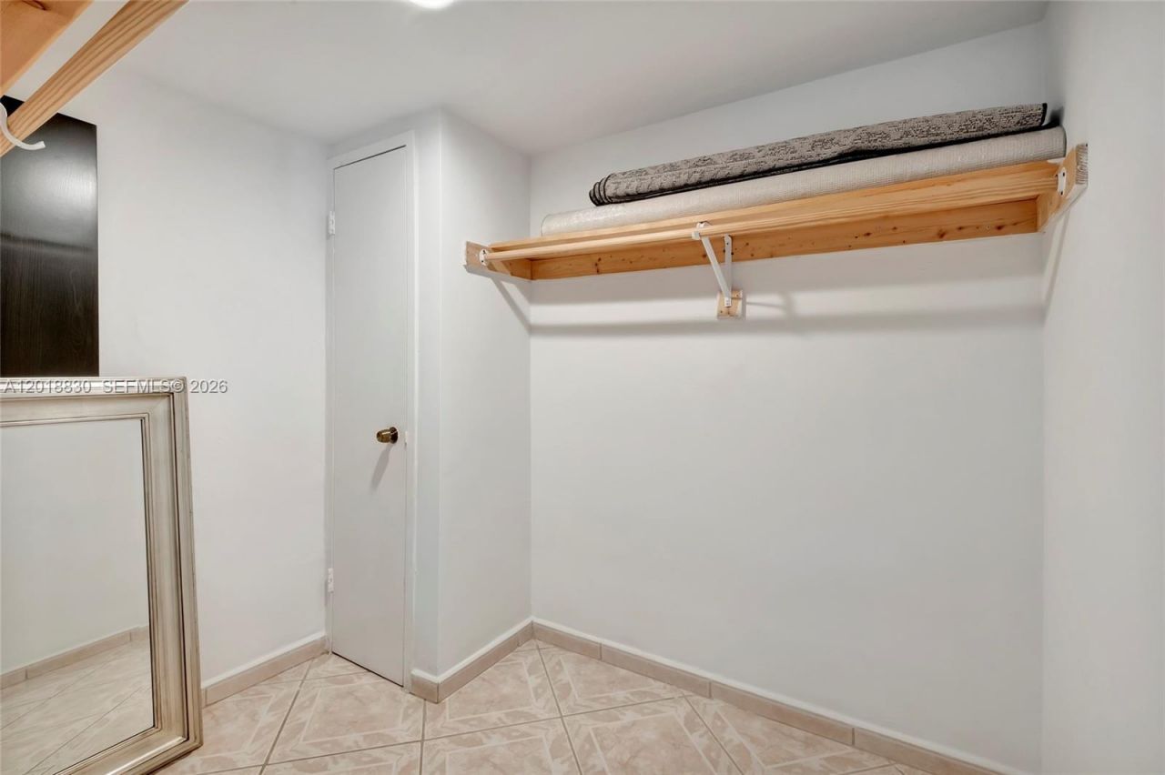 5401 Collins Ave, Unit 1126, Miami Beach, FL 33140 Photo