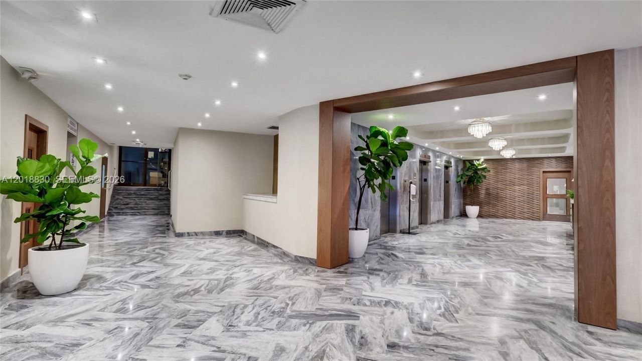 5401 Collins Ave, Unit 1126, Miami Beach, FL 33140 Photo