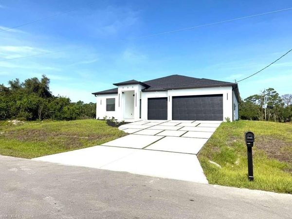 8005 Sunrise CIR , LABELLE, FL 33935
