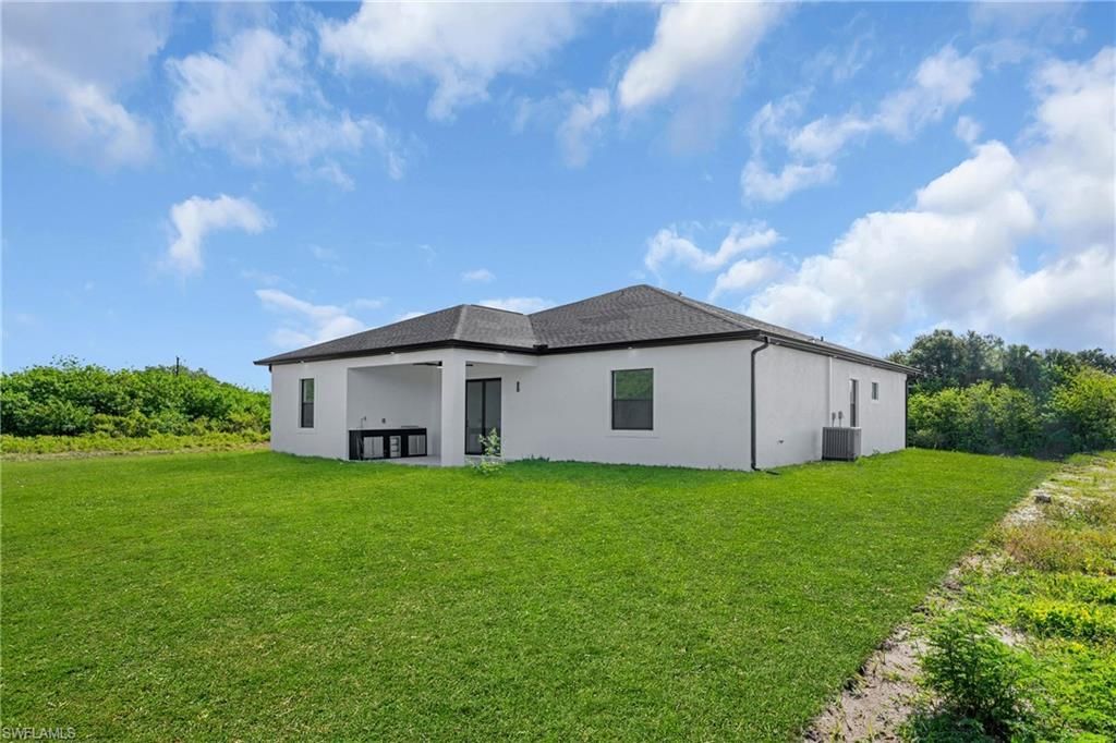 8005 Sunrise Cir, Labelle, FL 33935 Photo
