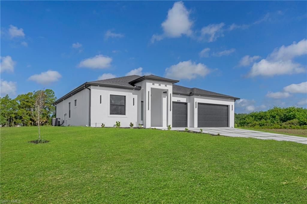 8005 Sunrise Cir, Labelle, FL 33935 Photo