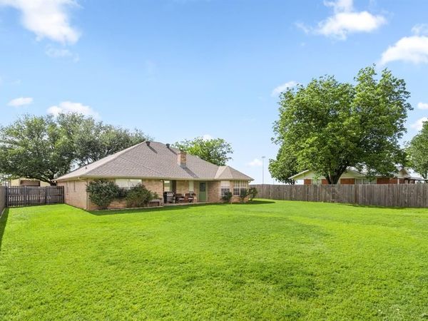 310 Centennial Parkway, Henrietta, TX 76365