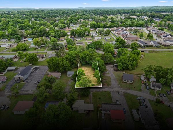 225 E Cedar St , Shelbyville, TN 37160