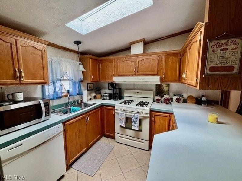147 Northgate Drive NE, Warren, OH 44484 Photo 5