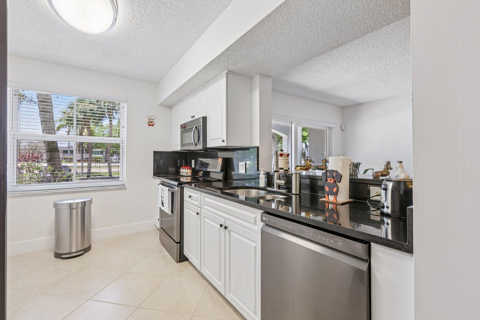 9625 NW 1st Court, Unit 11-101, Pembroke Pines, FL 33024 Photo