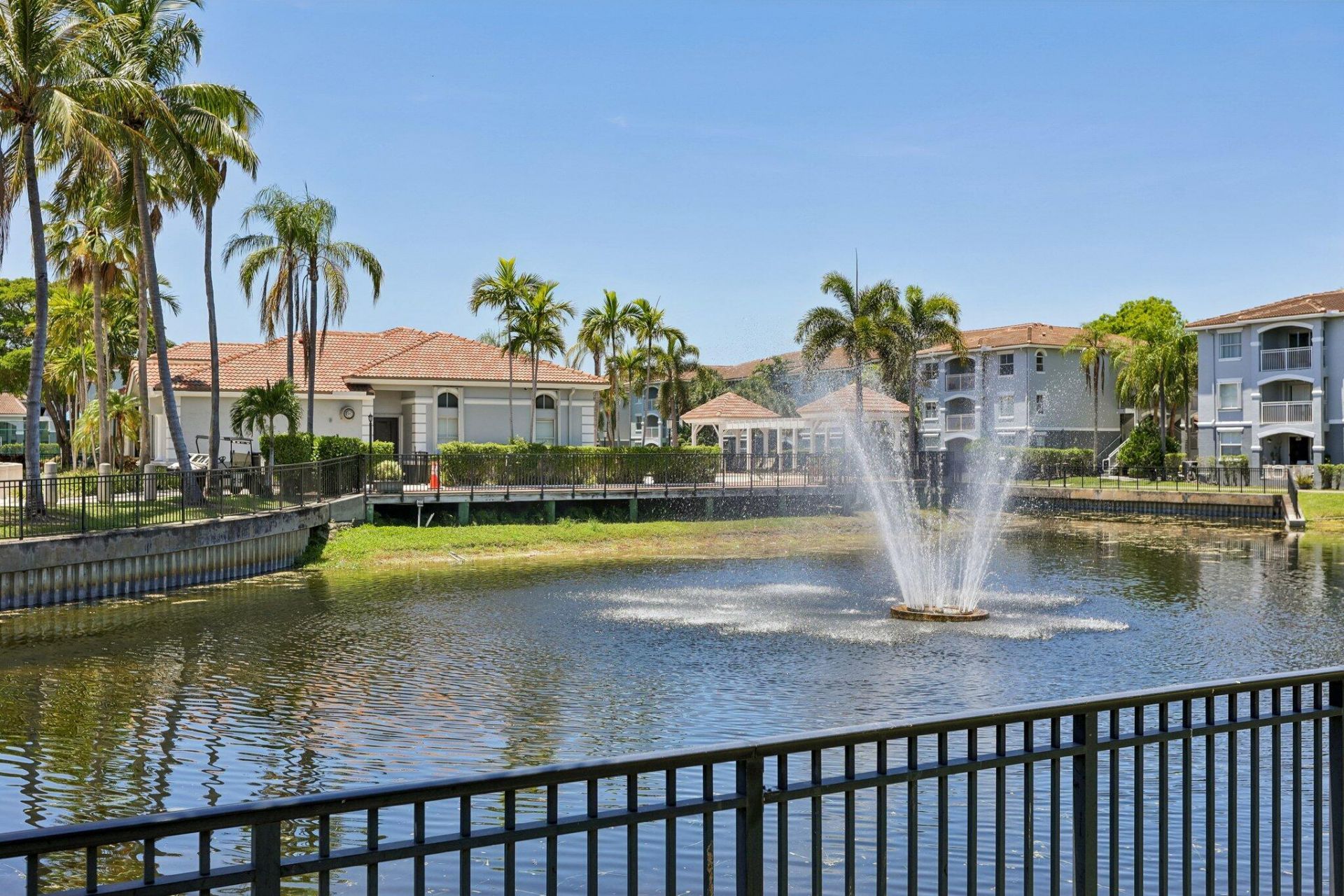 9625 NW 1st Court, Unit 11-101, Pembroke Pines, FL 33024 Photo