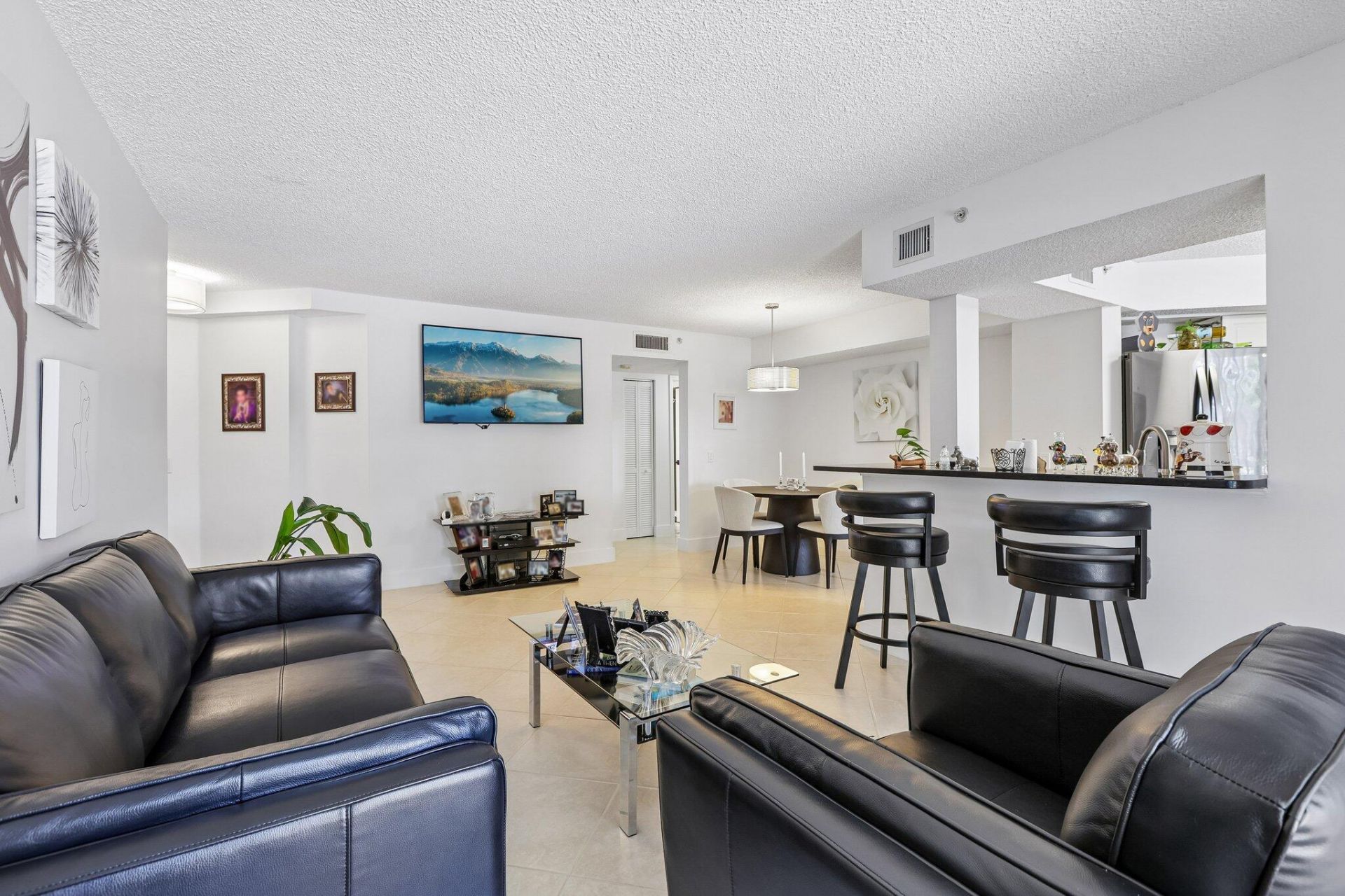 9625 NW 1st Court, Unit 11-101, Pembroke Pines, FL 33024 Photo