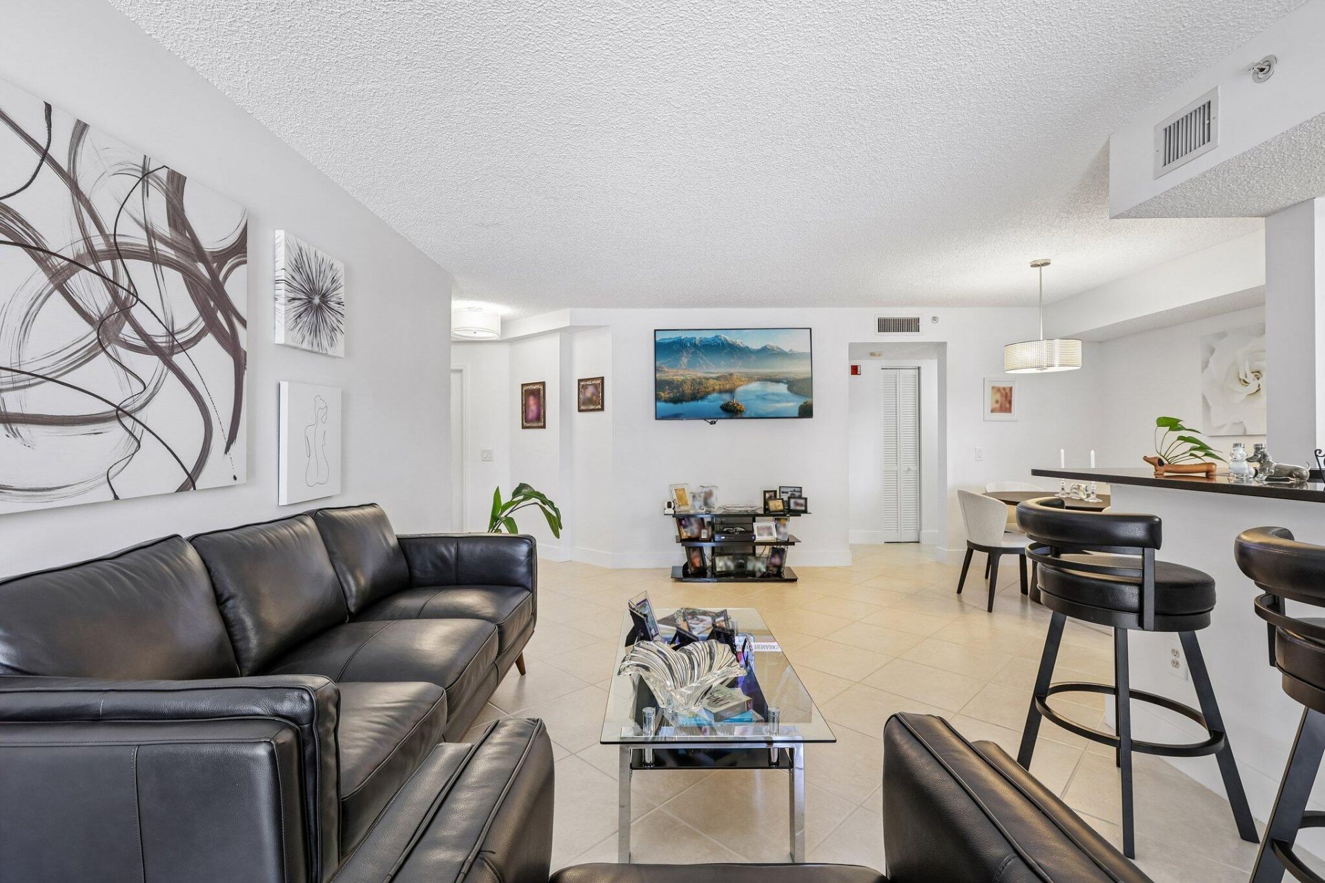9625 NW 1st Court, Unit 11-101, Pembroke Pines, FL 33024 Photo