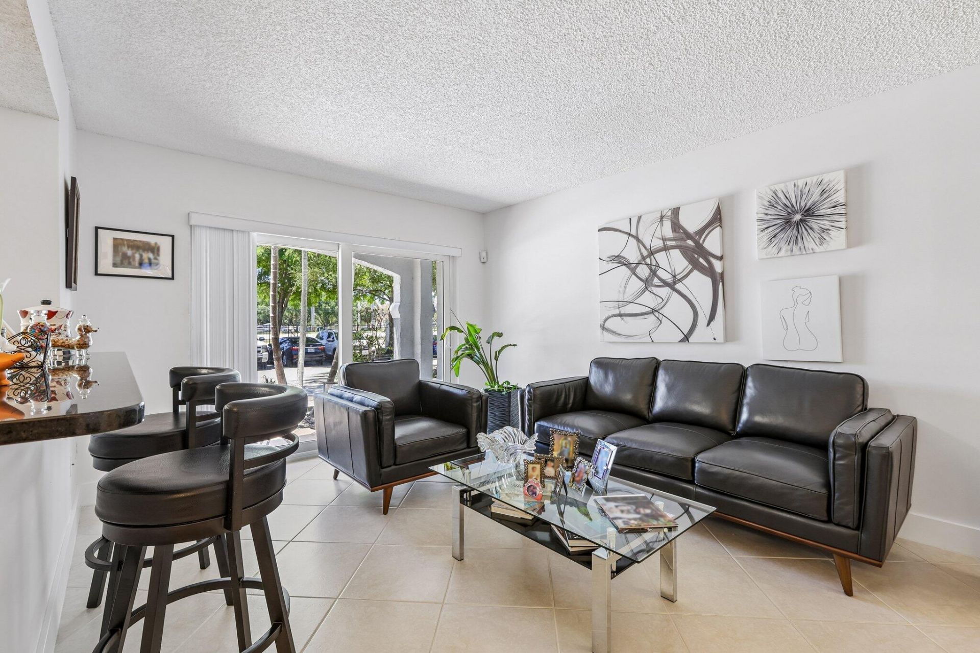 9625 NW 1st Court, Unit 11-101, Pembroke Pines, FL 33024 Photo