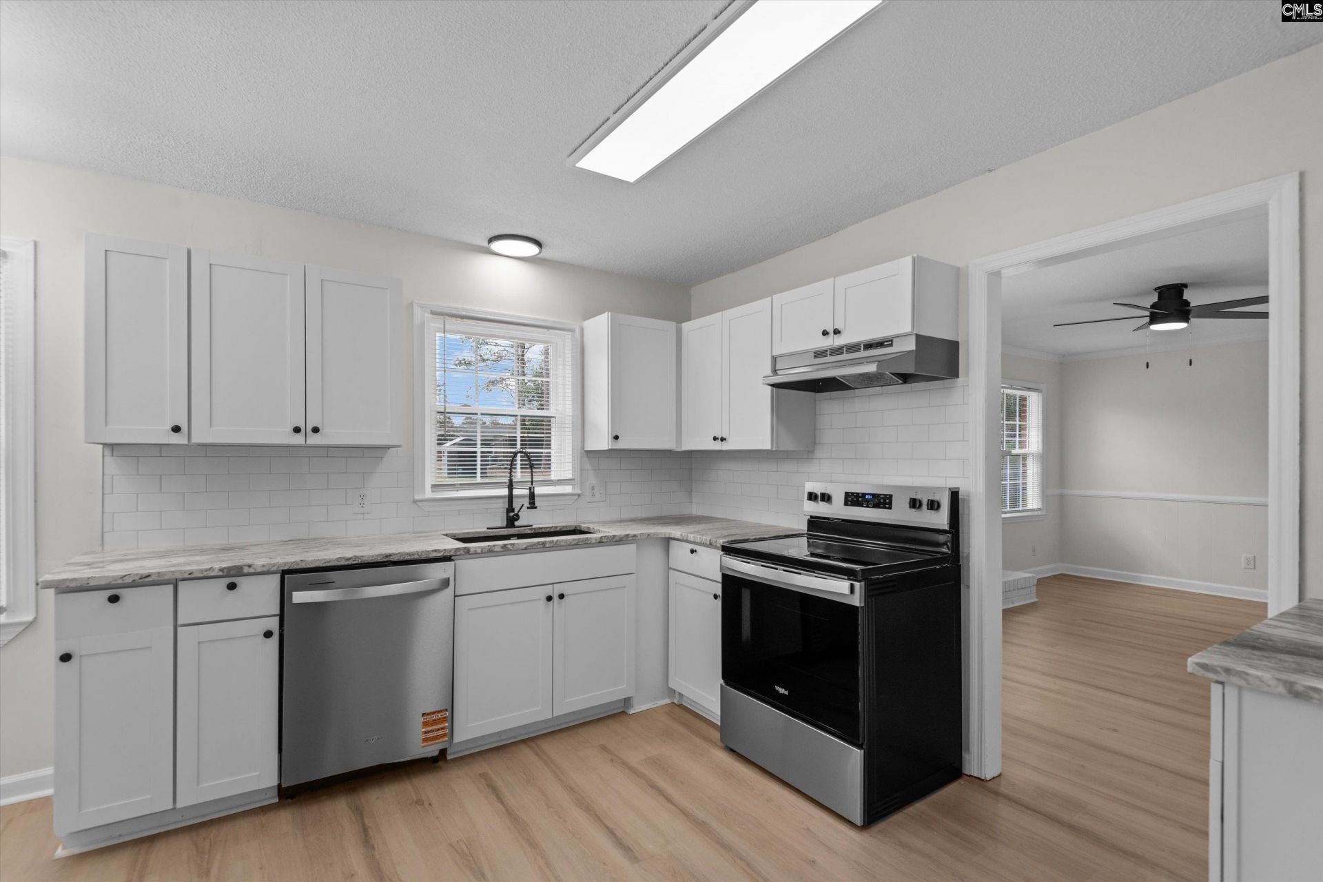 1127 Bayview Drive  Photo 8