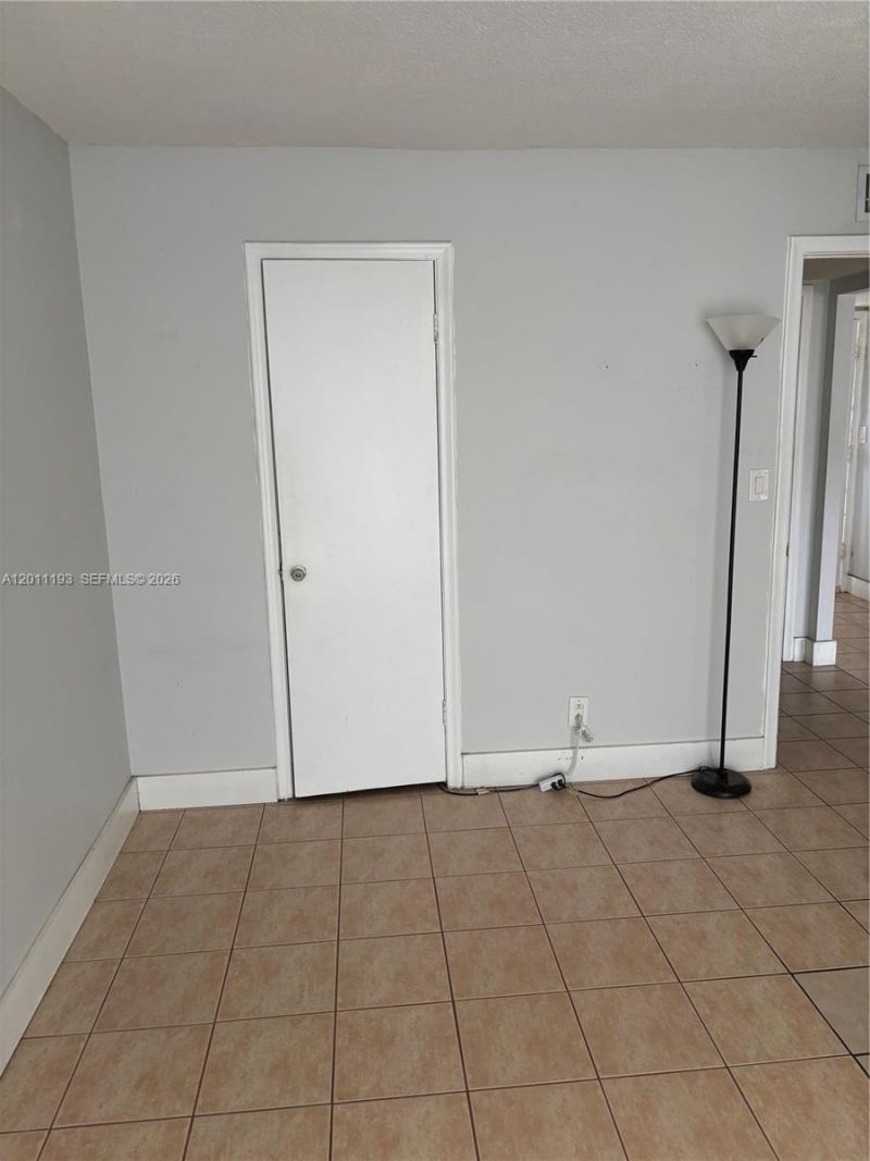 211 NE 8th Ave , Unit 201, Hallandale Beach, FL 33009 Photo