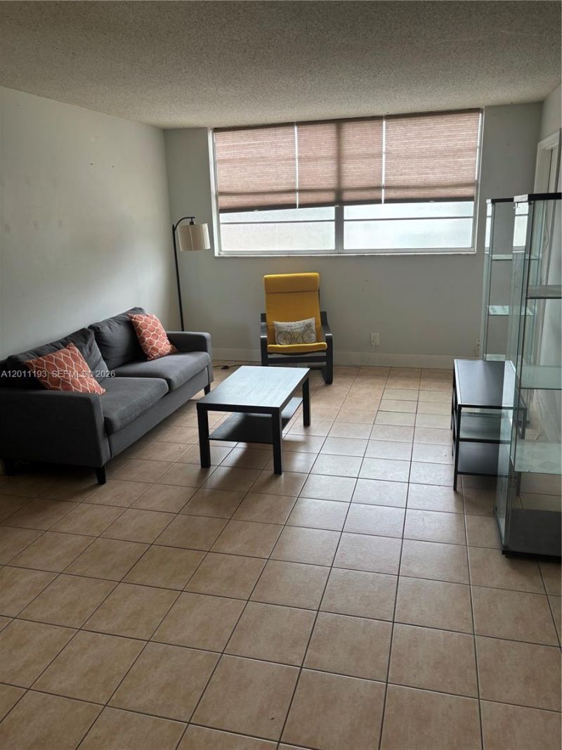 211 NE 8th Ave , Unit 201, Hallandale Beach, FL 33009 Photo