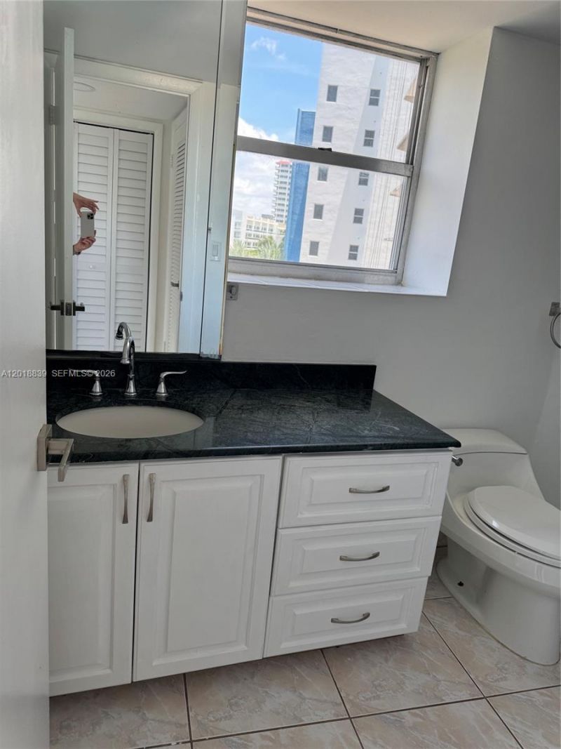 6039 Collins Av, Unit 537, Miami Beach, FL 33140 Photo