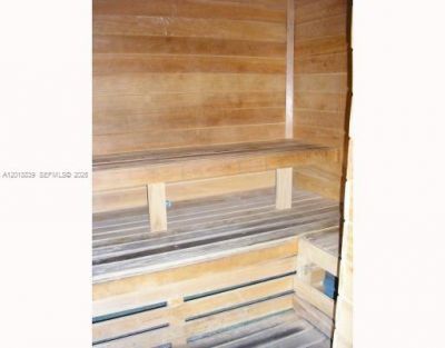 6039 Collins Av, Unit 537, Miami Beach, FL 33140 Photo