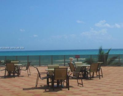 6039 Collins Av, Unit 537, Miami Beach, FL 33140 Photo