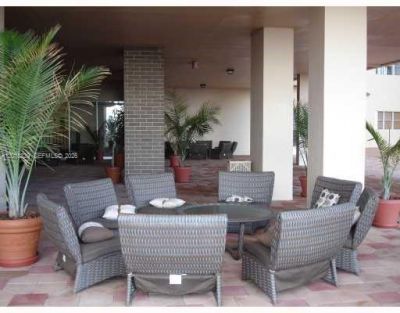 6039 Collins Av, Unit 537, Miami Beach, FL 33140 Photo