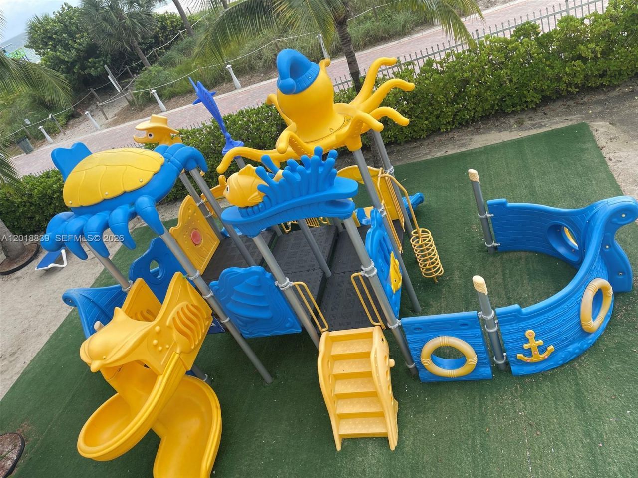 6039 Collins Av, Unit 537, Miami Beach, FL 33140 Photo