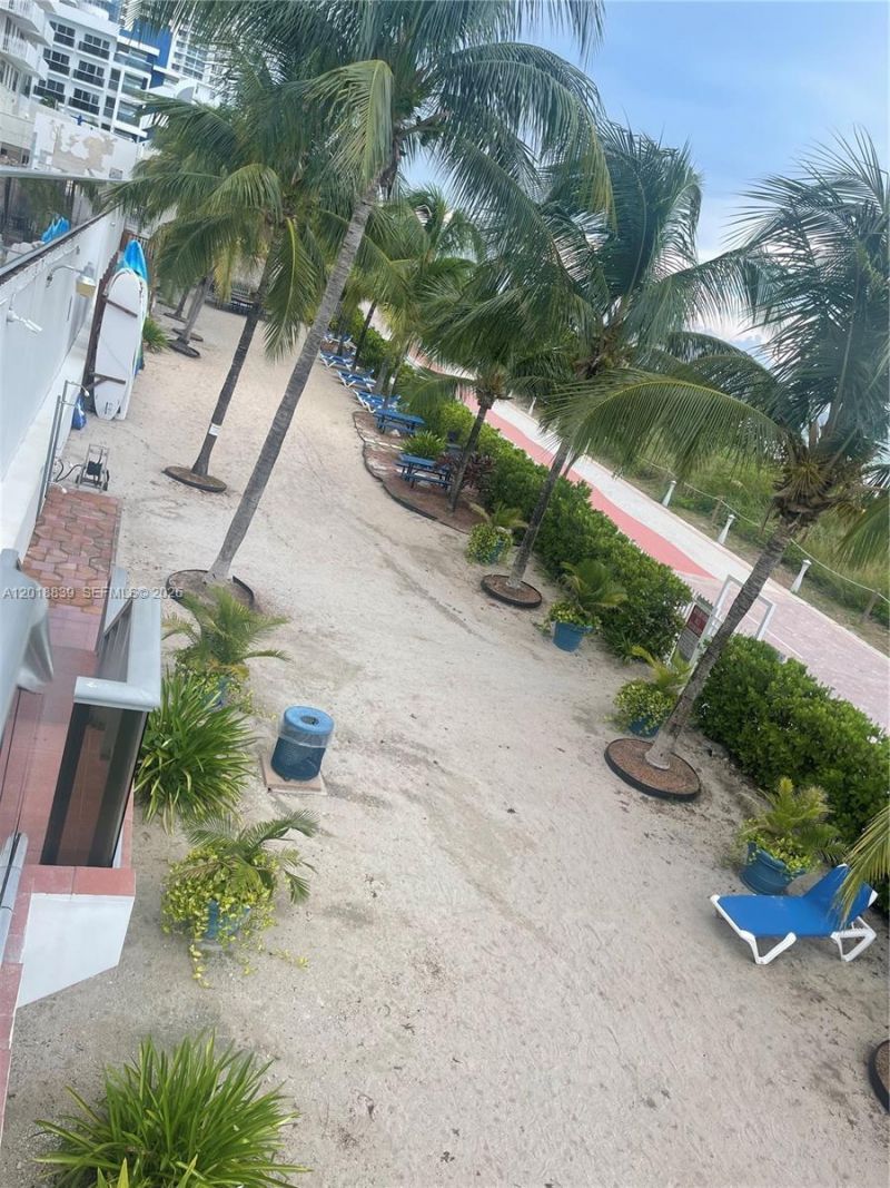 6039 Collins Av, Unit 537, Miami Beach, FL 33140 Photo