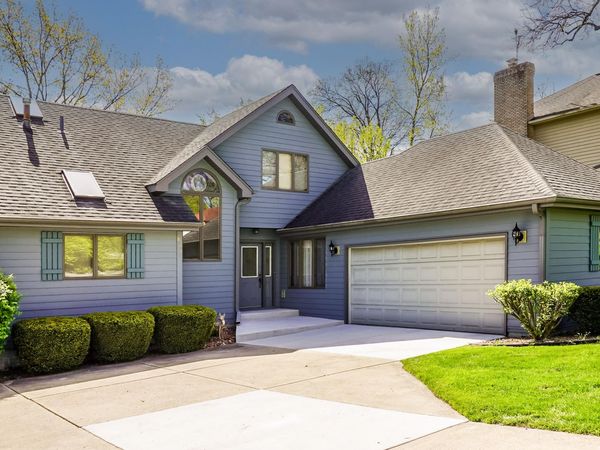 8735 Hanley Lane, Crown Point, IN 46307