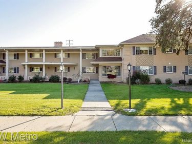 2377 WALTON Boulevard , Rochester Hills, MI 48309