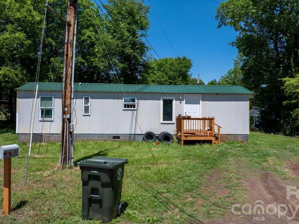 120 E 13th Street, Newton, NC 28658