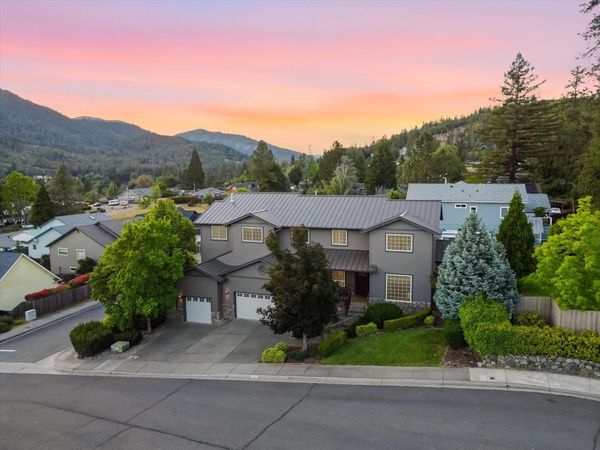 305 Woodville Way, Rogue River, OR 97537