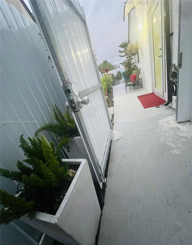 2500 SW 131st Ct , Miami, FL 33175 Photo